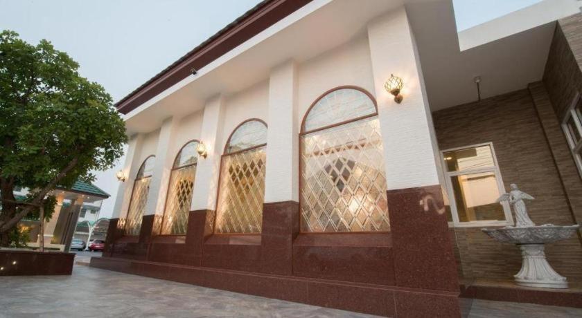 Nartsiri Hotel Ubon Ratchathani Exterior foto