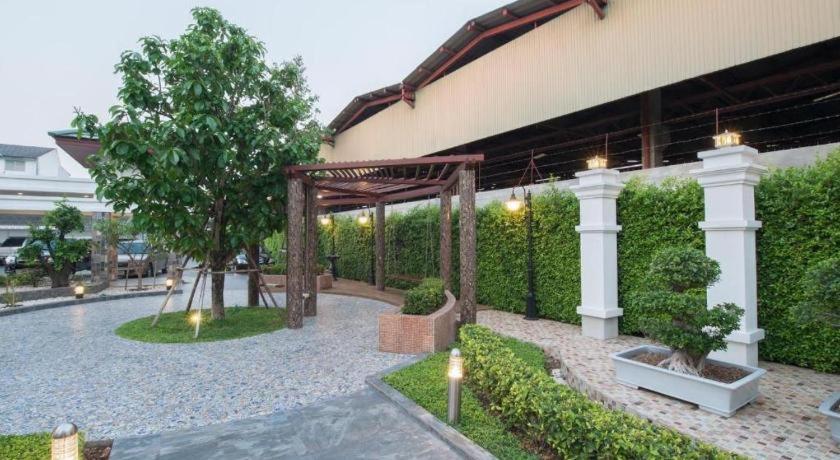 Nartsiri Hotel Ubon Ratchathani Exterior foto
